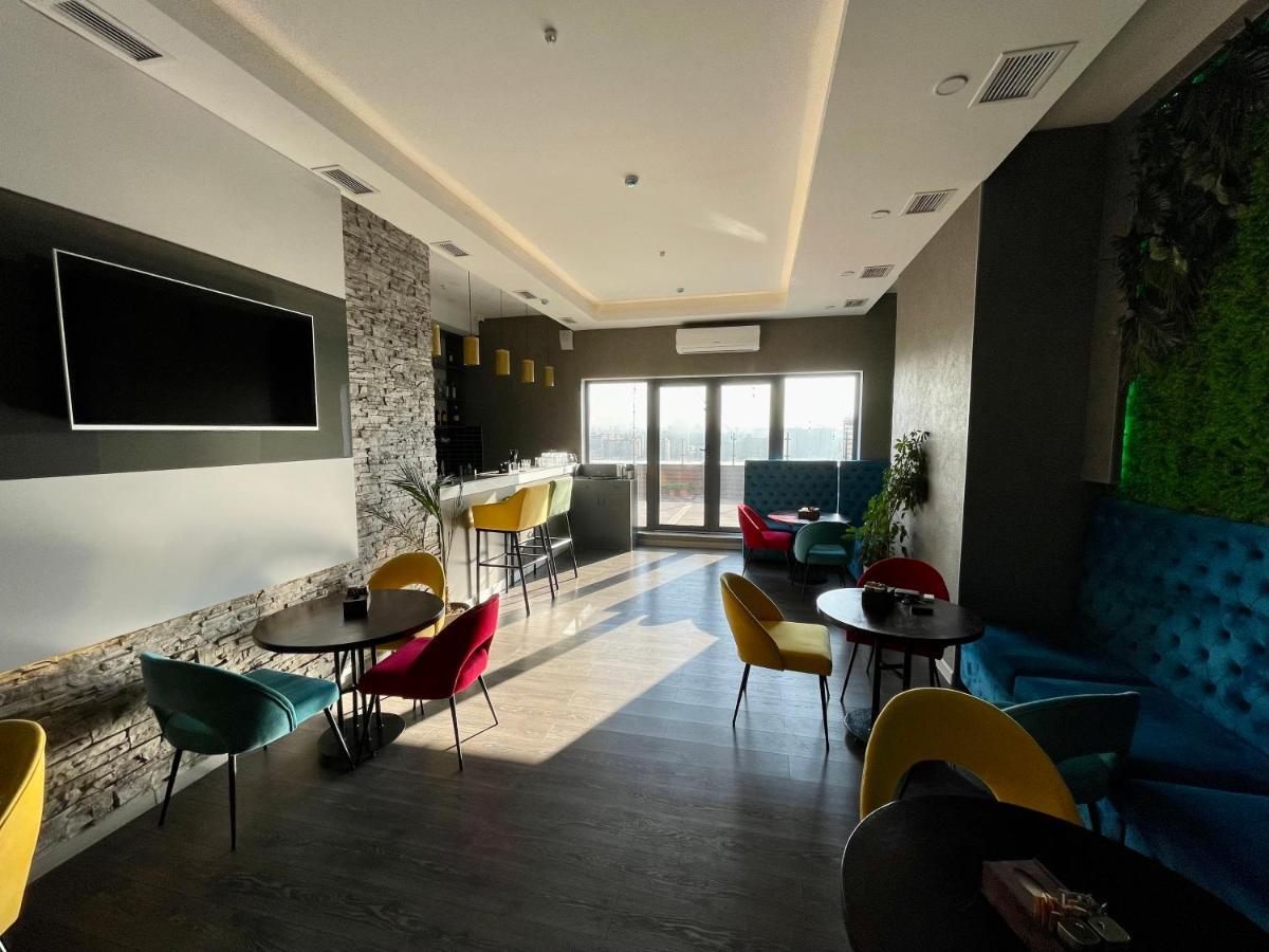 Terrasse Hotel & Bar Бішкек Екстер'єр фото