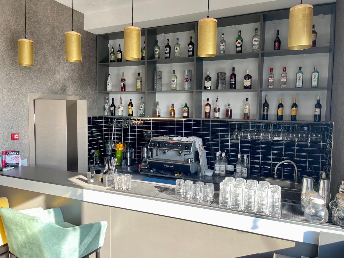 Terrasse Hotel & Bar Бішкек Екстер'єр фото
