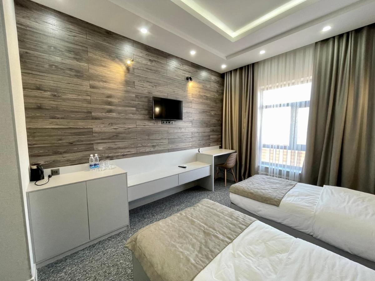 Terrasse Hotel & Bar Бішкек Екстер'єр фото