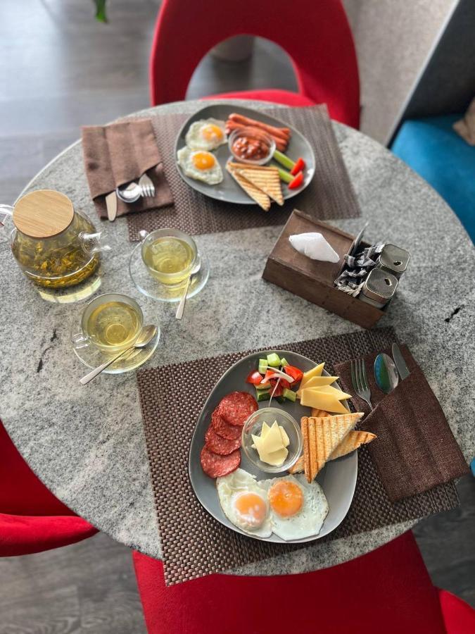 Terrasse Hotel & Bar Бішкек Екстер'єр фото